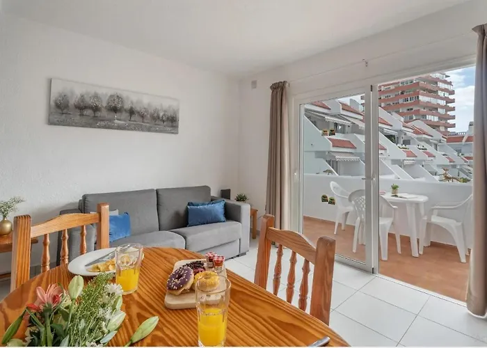 Infinity Pool Views 2 Floritas