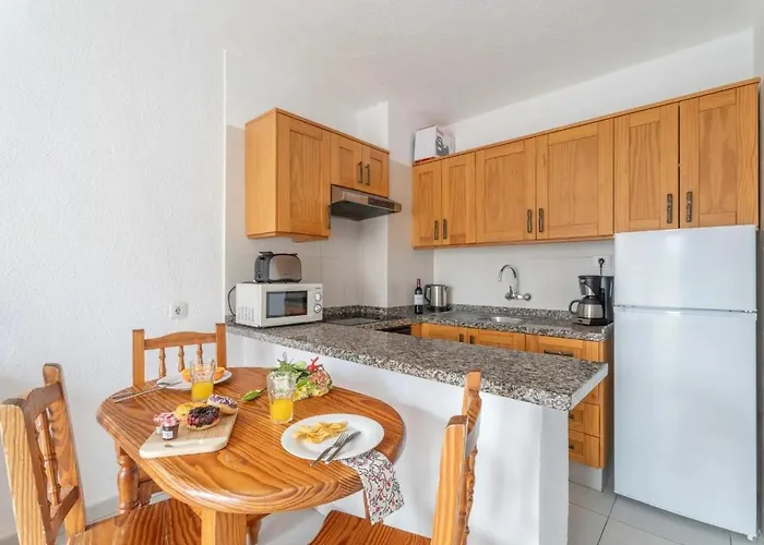 Infinity Pool Views 2 Floritas *