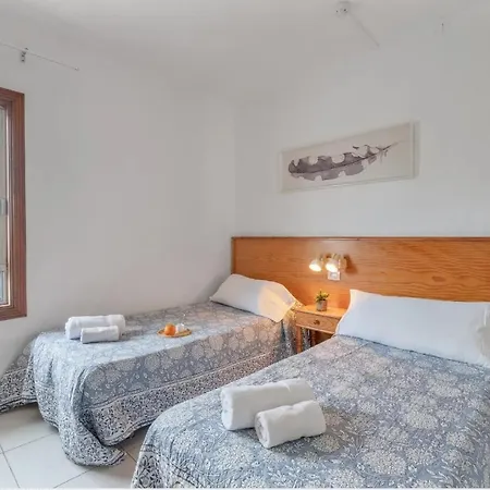 Infinity Pool Views 2 Floritas Apartman *