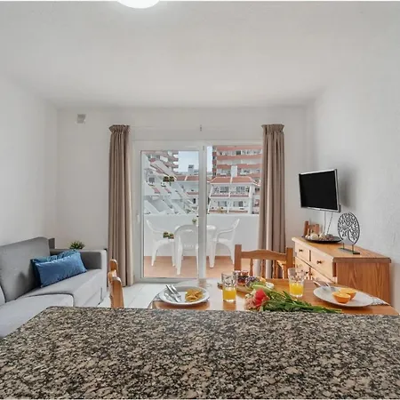 Infinity Pool Views 2 Floritas Apartman