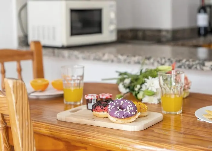 Infinity Pool Views 2 Floritas Apartman *