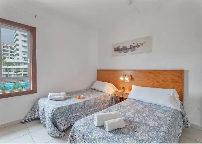 Infinity Pool Views 2 Floritas Apartman *