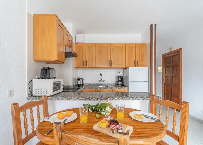 Infinity Pool Views 2 Floritas *